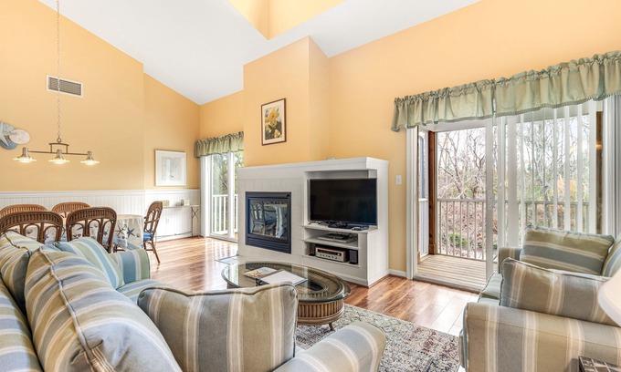 Bethany Beach Villa | Spacious Sea Colony second floor condo with pools, hot tubs & washer/dryer