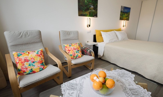 Lagoa Apartment | Spacious Seaside apartment A - Faraway