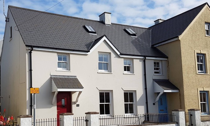 St Davids House | Spacious self-catered accommodation in the heart of St Davids.
