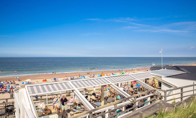 Domburg Villa | Spacious, semi-detached villa, sea at 1 km. in cosy Domburg
