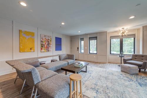 Burns Park House | Spacious & Spotless Home in A2 Walk to Big House