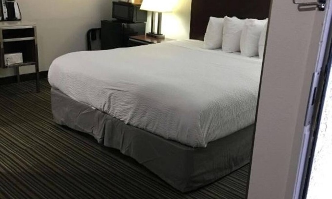 Anaheim Resort Hotel | Spacious Stay Near Disneyland Perfect for Family Adventures