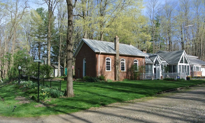 Mansfield Apartment | Spacious Studio Apartment Only Minutes Away from Mid-Ohio Sports Car Course!