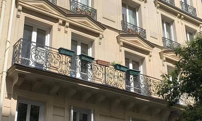 Les Halles Apartment | Spacious Stunning 6th Floor Apartment in Renovated "Haussmannian" Building