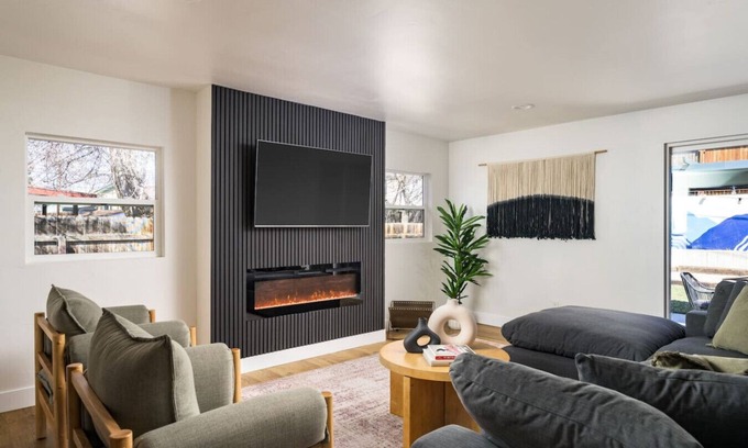 South Westminster House | Spacious + Stylish Home w/HotTub 12min to Downtown