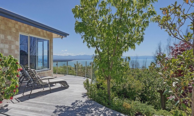 Britannia Heights House | Spacious, Sunny Nelson Holiday Home with Sea Views!