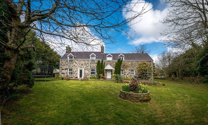 Rhyd-y-clafdy Cottage | Spacious Three Bedroom Holiday Cottage Near Criccieth | Dulwyn