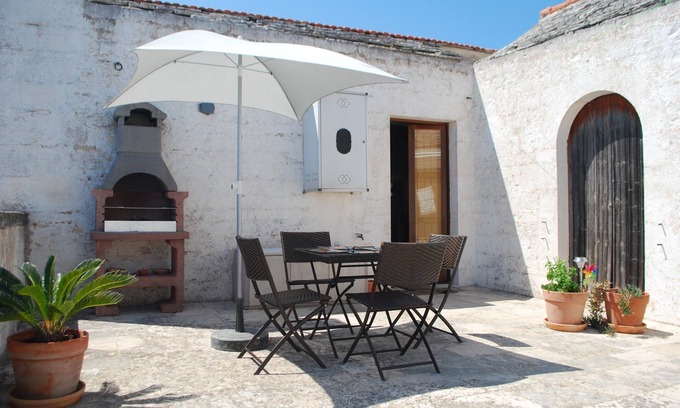 Alberobello Apartment | Spacious town centre apartment with large roof terrace