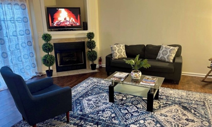 Charleston House | Spacious Townhouse: Prime Location, Just Minutes from the Beach and Downtown!
