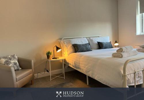 Telford House | Spacious Townhouse with Garden