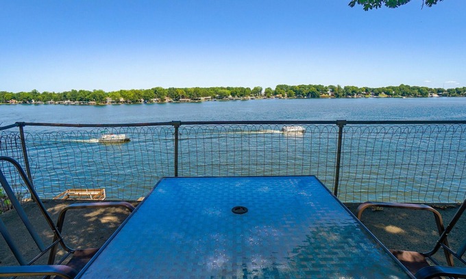 Monticello Apartment | Spacious Two-Bedroom House with Lake Views