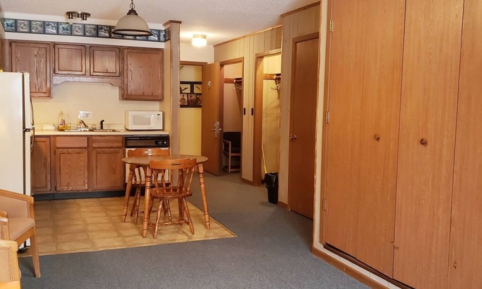 Ironwood Apartment | Spacious Two level Condo (#2) inside the Lodge at North Ironwood Acres, 2BR/2BA & Kitchenette (Be Self Sufficient!), and DOG FRIENDLY!