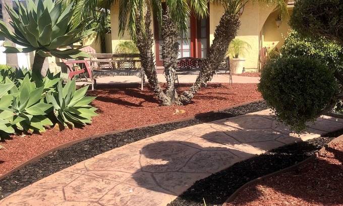 Solana Beach Apartment | Spacious Two Room Suite. 1 Mile to Beach & Del Mar Racetrack