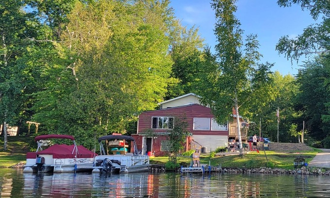 Suring Cottage | Spacious up north retreat, great for all ages. Beautiful views of Chute Pond.