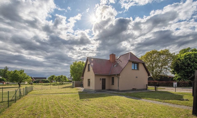 Muritz House | Spacious vacation home in the countryside - family-friendly, with garden, for up to