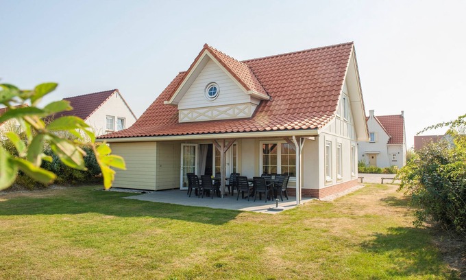 Cadzand-Bad Villa | Spacious Villa by the Sea