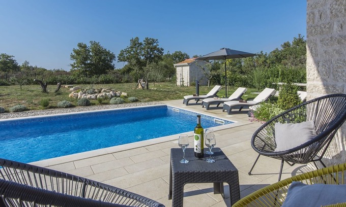 Drnis Cabin | Spacious Villa for up to 8 persons with private pool, garden, BBQ, A/C