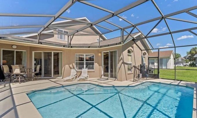 Tuscan Ridge Villa | Spacious Villa South Facing Pool 20 min to Disney