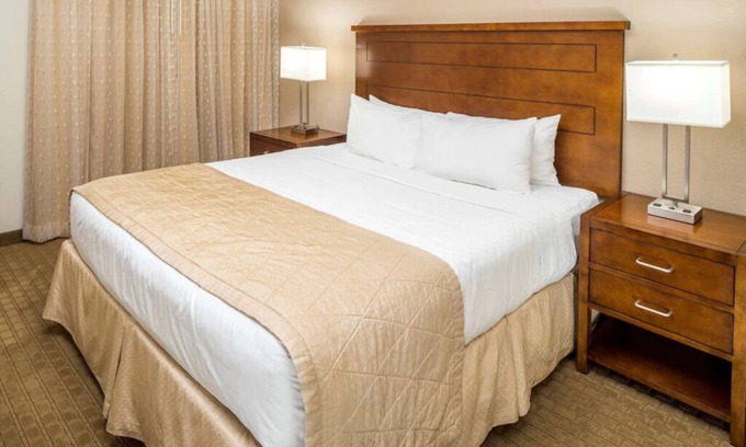 North Scottsdale Resort | Spacious Villa, walking distance from TPC for Waste Management with full kitchen