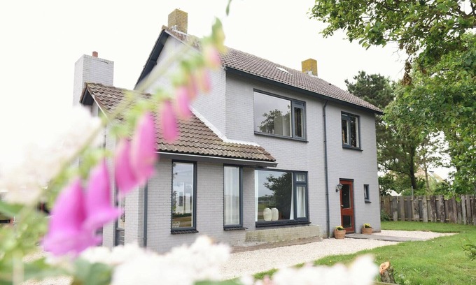 Callantsoog Villa | Spacious Villa with garden
