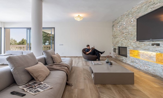 Son Vida Villa | Spacious villa with great views, pool, jacuzzi and entertainment areas