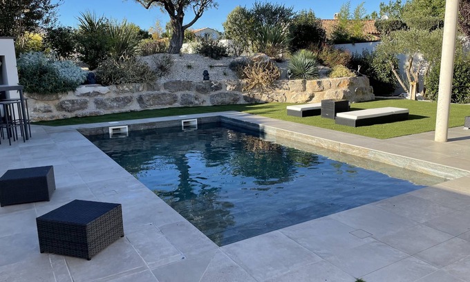 Paulhan Villa | SPACIOUS VILLA WITH HEATED POOL IN A PEACEFUL SETTING BETWEEN LAND AND SEA