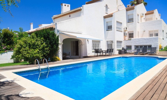 Cambrils Villa | Spacious villa with private pool and free wifi, sleeps 12 - VILLA NOSTRA