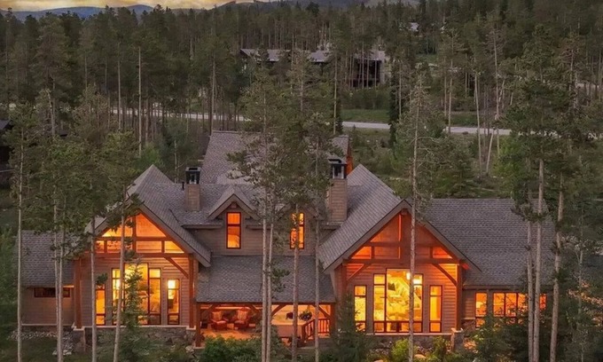 The Highlands House | Spalding's Lodge - Quite Breckenridge Neighborhood