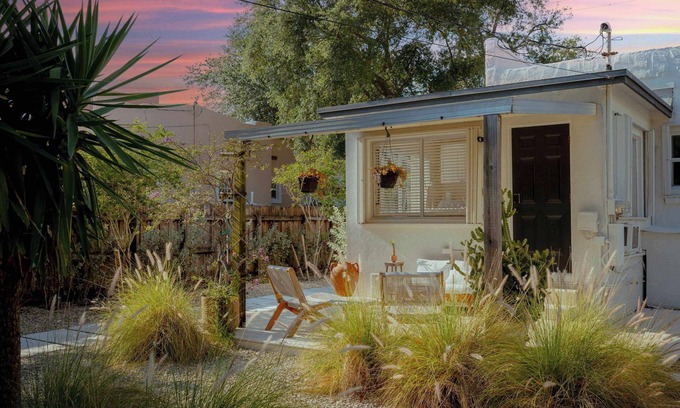 Croissant Park House | Spanish Villa + Casita – Near Beach & Las Olas