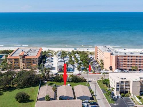 Indian Rocks Beach Apartment | Spanish Villa Suite 54 - Indian Rocks Beach Condo Across the Street to Beach Access, Newly Remodeled & Walkable to Restaurants!