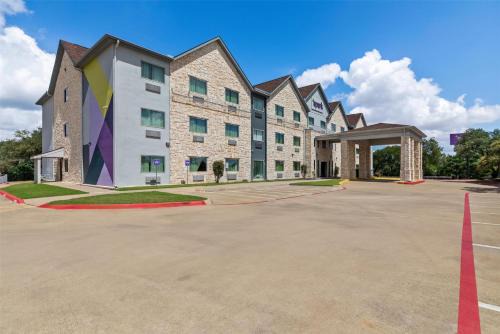 Round Rock Hotel | Spark by Hilton Round Rock