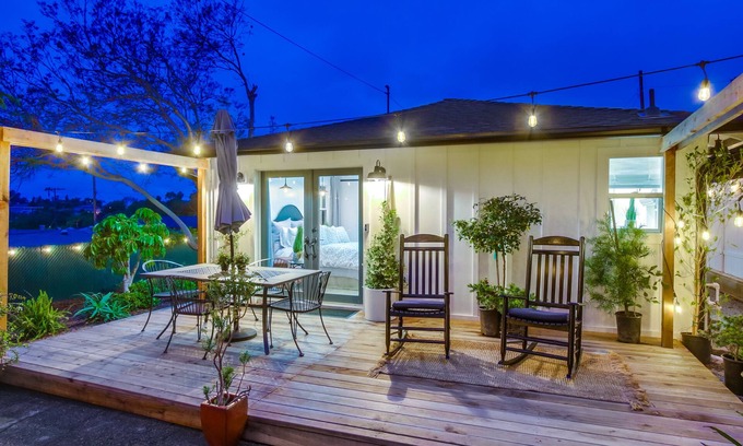 Vista House | Sparkling Clean New Coastal Retreat ~ 5 Star Property