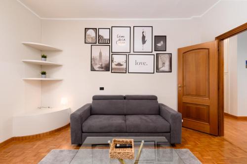 Pino Torinese Apartment | Spazioso trilocale 6 posti letto a 10 minuti da Torino con Box Auto Incluso