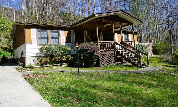 Almond Cottage | SPECIAL *January 20% off* Private Boat Dock