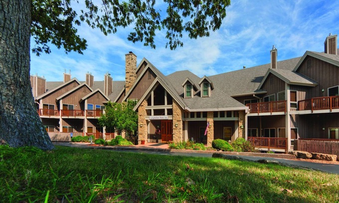 Hanover Resort | Specialty shops, boutiques, galleries & restaurants!