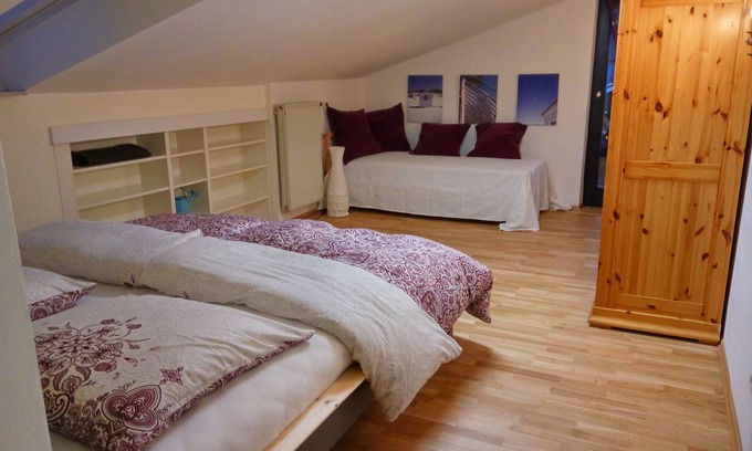 Vordermiesenbach Apartment | Speckhaus - Spacious attic apartment for 3 persons with mountain views