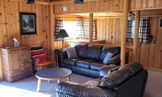 Green Mountain Falls Cabin | Spectacular Mountain Views in Peaceful Surroundings