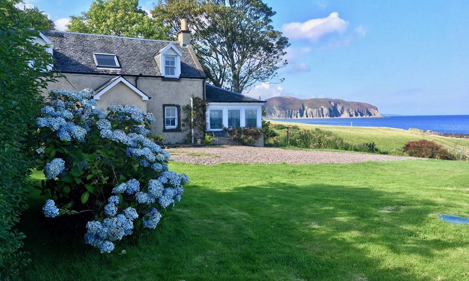 Campbeltown Cottage | Spectacular coastal hideaway - stunning sea views, wildlife and walks