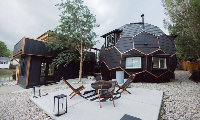 Northwest Calgary House | Spectacular Dome House in Calgary with clubhouse and patios