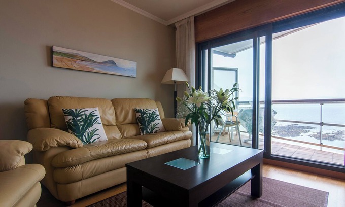 Sanxenxo Condo | SPECTACULAR FLAT WITH VIEWS TO THE SPORTS PORT OF SANXENXO. (Wiffi)