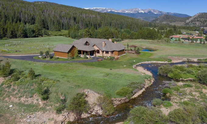 Breckenridge House | Spectacular Home with 10 Mile Range views: The best the Rockies has to offer.n