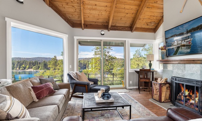 Lake Arrowhead House | SPECTACULAR LAKE VIEW HOME, 3100 SFT, A/C, SPA, STEPS to LAKE