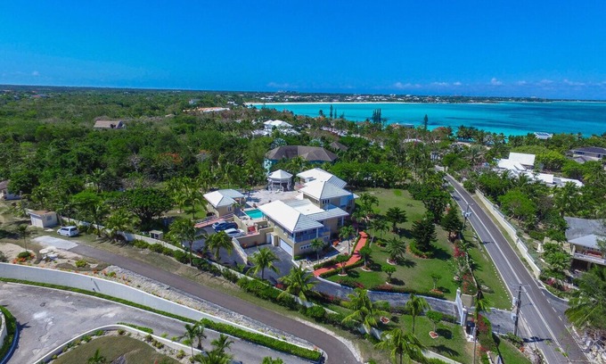 Westwind House | Spectacular luxury estate in paradise
