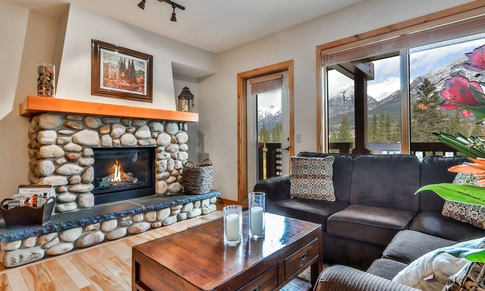 Canmore Condo | Spectacular Mountain views in Rundle Cliffs Lodge