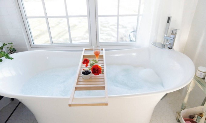 Crozet House | Spectacular Mt Views at Sunset Farm: Pool, Hot Tub, fast WiFi, AC near Vineyards