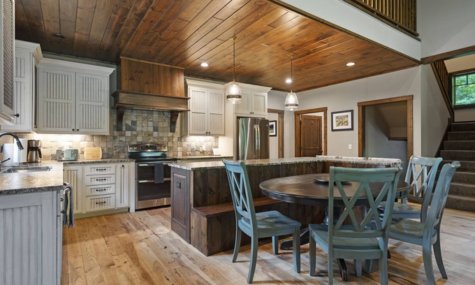 Harbor Springs House | Spectacular Ski-In/Ski-Out Five Bedroom Lodge at The Highland of Harbor Springs