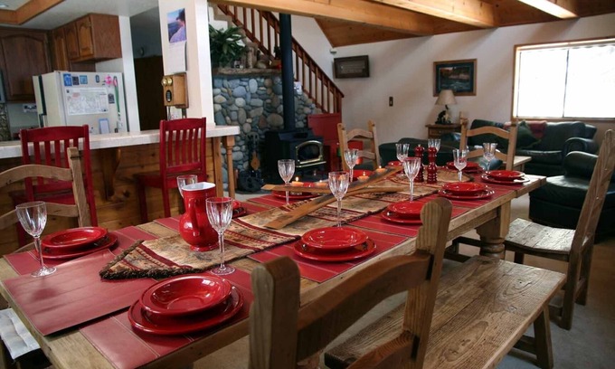 Truckee House | Spectacular Views, Full Amenities Access, Walk to Pools/Gym, Sledding out back!