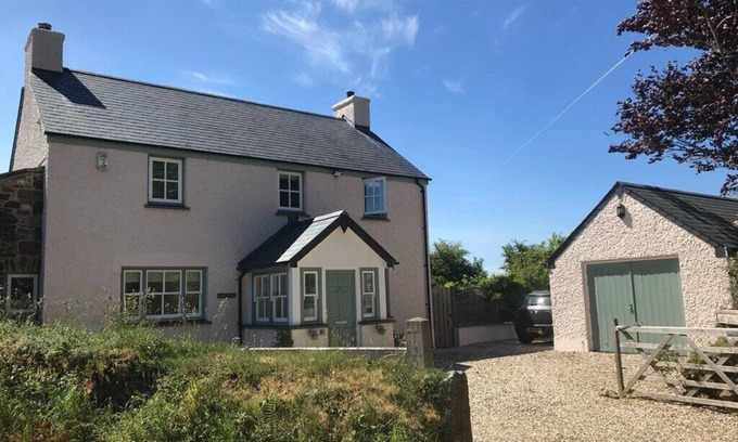 Newport House | Spectacular views over Newport Bay, Parrog, Nevern Estuary, and the Preseli Mountains