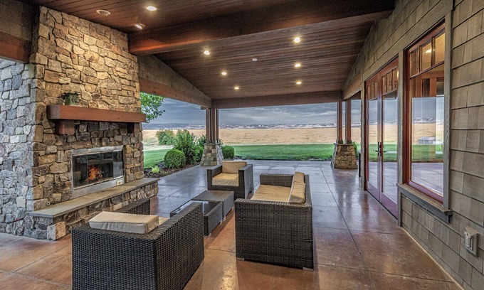 Walla Walla House | Spectacular Wine Country Estate in Walla Walla Valley