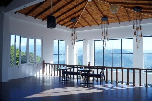 Kausani Hotel | SpellMount Resort